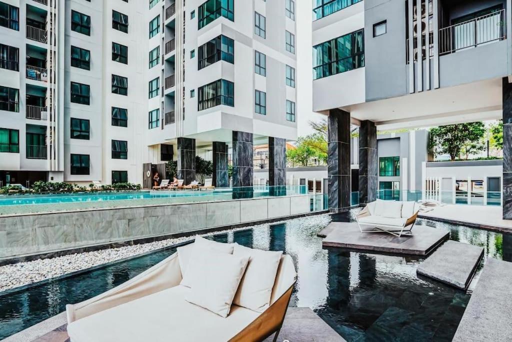 Sea View 2 Bed At Location Pool Appartement *