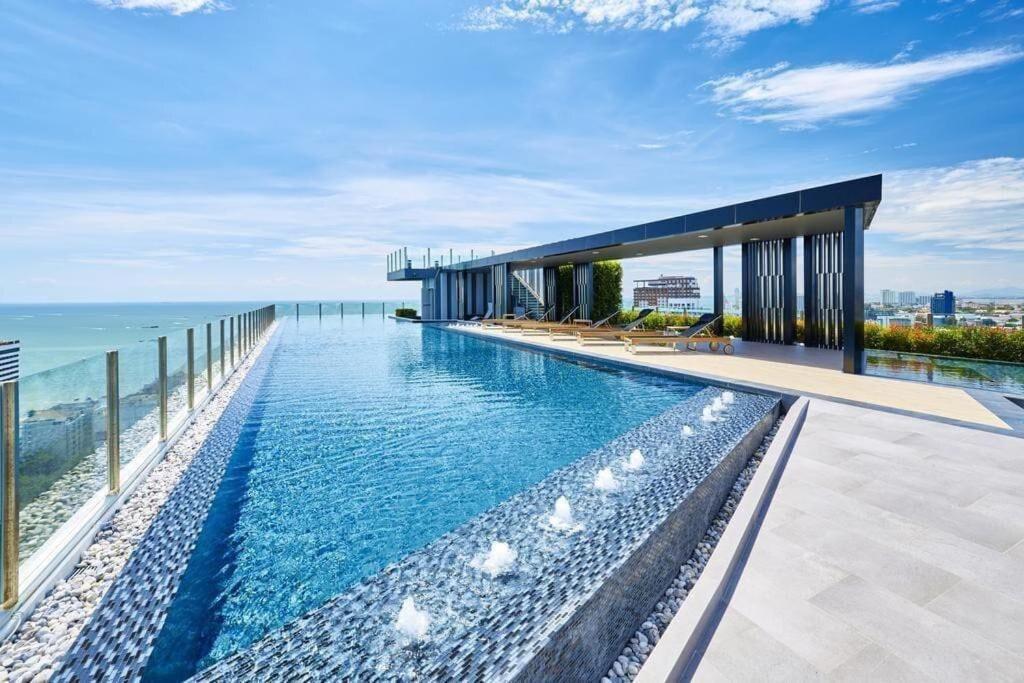 Sea View 2 Bed At Location Pool Appartement