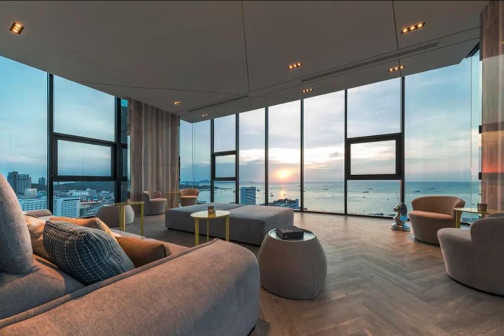 Sea View 2 Bed At Location Pool Appartement Pattaya